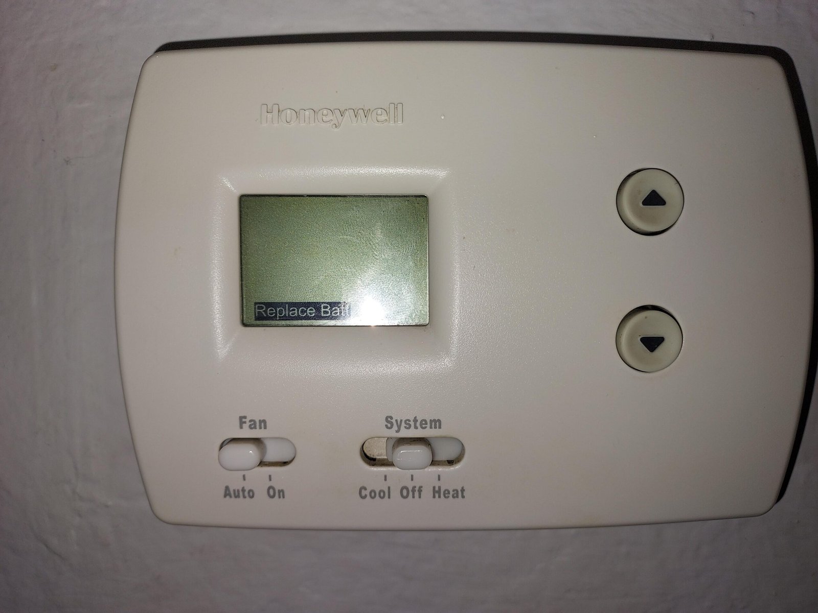 Thermostat Says Low Battery Even With New Batteries: Troubleshooting Tips